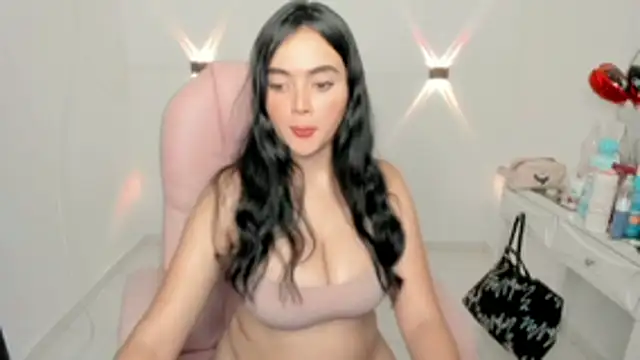 Sarah angell online show from April 9, 1:19 am