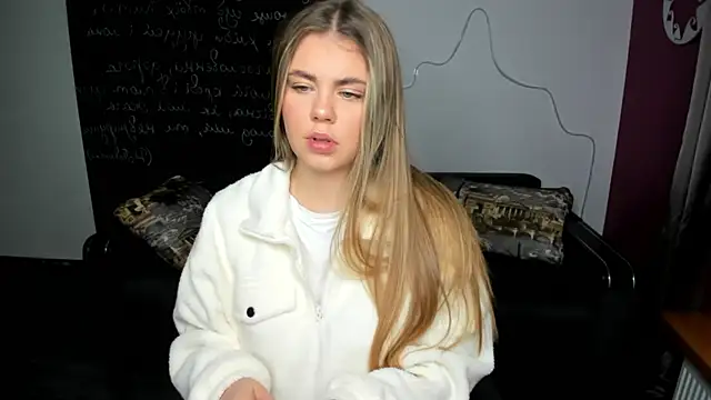 Snapshot of IsabellaBler chatting on October 20, 5:54 am IsabellaBler online show from October 20, 5:54 am