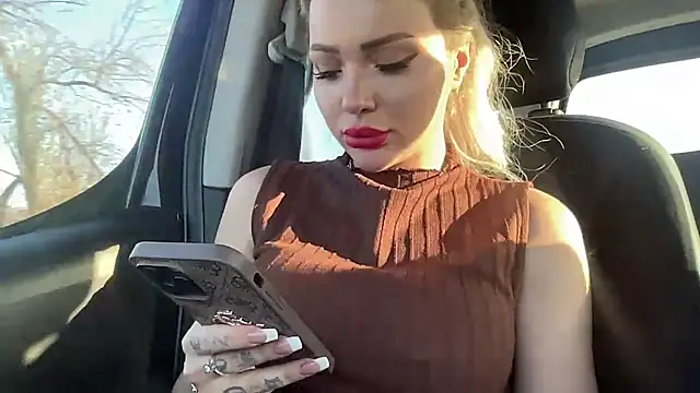 petitebeauty online show from December 3, 1:13 pm