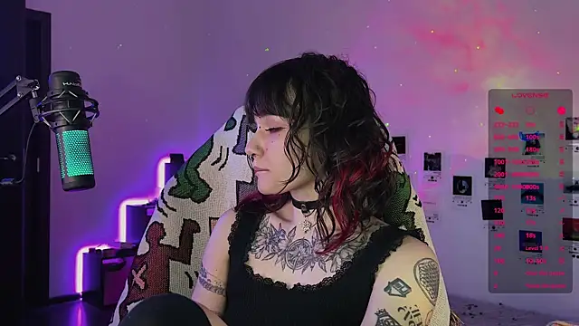 deadlysweet online show from October 10, 12:48 am