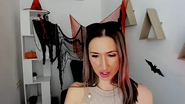 Snapshot of PassionGlow chatting on November 1, 4:05 am PassionGlow online show from November 1, 4:05 am