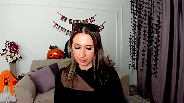 Snapshot of PassionGlow chatting on October 22, 7:30 pm PassionGlow online show from October 22, 7:30 pm