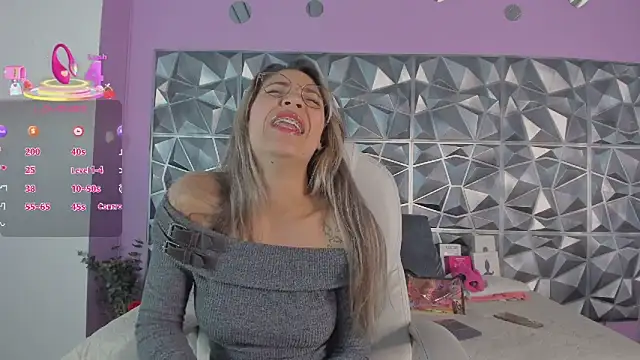 maddie rosse  online show from September 16, 1:52 pm