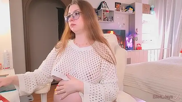 elisejays online show from October 4, 1:06 pm