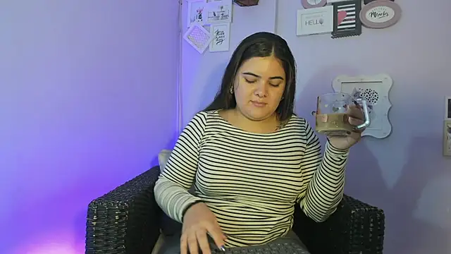 Snapshot of EVELIN_MASON chatting on October 5, 8:03 pm EVELIN MASON online show from October 5, 8:03 pm