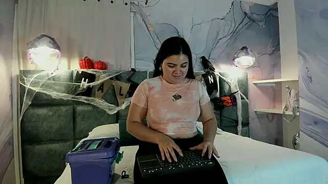 Snapshot of EVELIN_MASON chatting on October 8, 7:40 pm EVELIN MASON online show from October 8, 7:40 pm