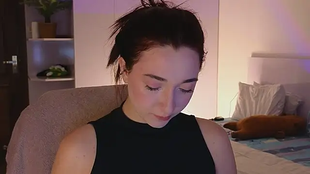 YasmineWest online show from June 14, 12:05 pm