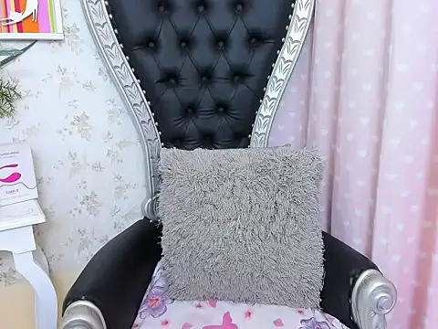 Snapshot of milf_bigass_ chatting on October 14, 11:46 am milf bigass online show from October 14, 11:46 am