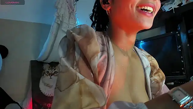 Snapshot of Lilithsabeth chatting on November 1, 2:05 am Lilithsabeth online show from November 1, 2:05 am