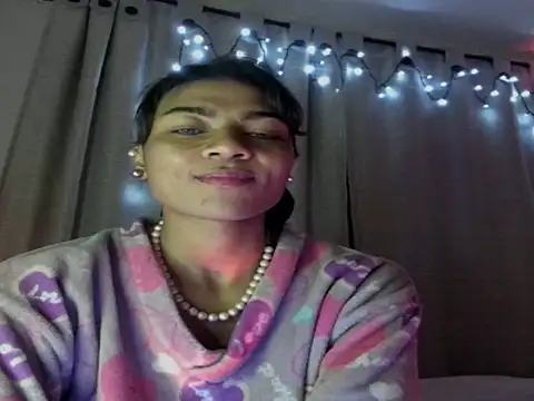 Lilithsabeth online show from April 5, 2:21 am