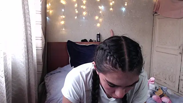 Snapshot of Dreams_sophi chatting on September 19, 10:20 pm Dreams sophi online show from September 19, 10:20 pm