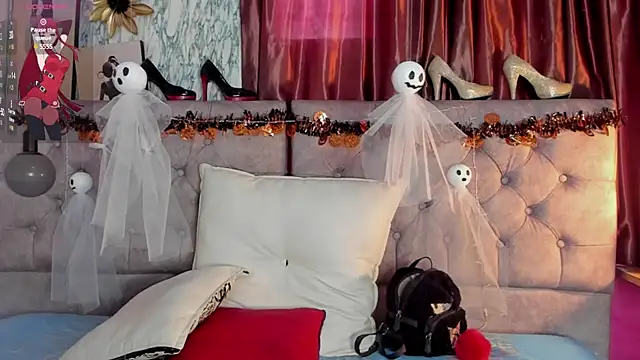 Snapshot of _Scarlett_01 chatting on October 31, 2:43 pm  Scarlett 01 online show from October 31, 2:43 pm