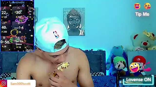 Liamscott  online show from November 20, 8:32 pm