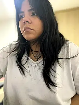 Snapshot of JulianaCastillo chatting on September 30, 9:15 am JulianaCastillo online show from September 30, 9:15 am