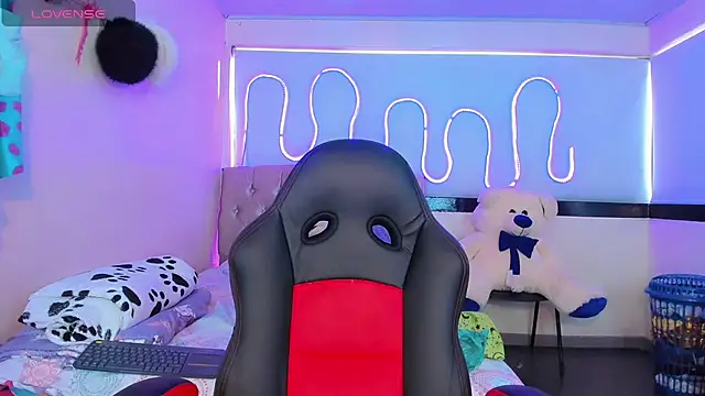 Snapshot of Jessica_smith_1 chatting on October 6, 7:18 pm Jessica smith 1 online show from October 6, 7:18 pm