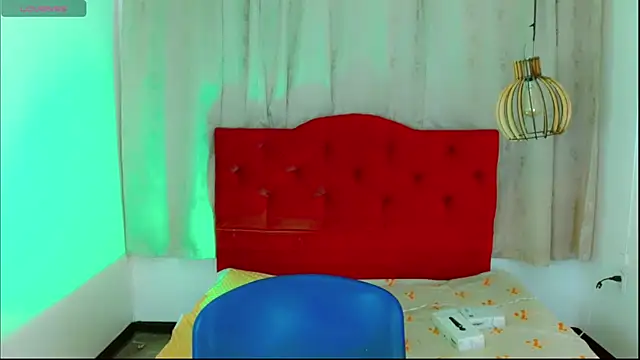 Snapshot of Jessica_smith_1 chatting on October 13, 11:24 am Jessica smith 1 online show from October 13, 11:24 am