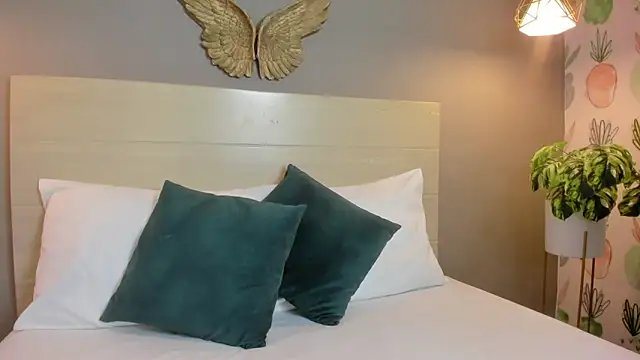 linda montoya online show from March 2, 7:09 pm