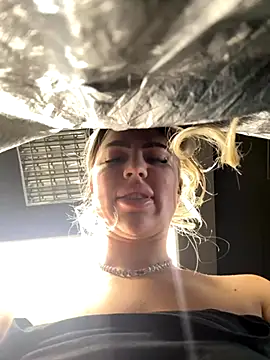 Snapshot of Megan_Ros chatting on October 29, 11:58 am Megan Ros online show from October 29, 11:58 am