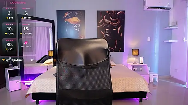 Snapshot of JasmineCampbell_ chatting on October 16, 8:33 pm JasmineCampbell online show from October 16, 8:33 pm