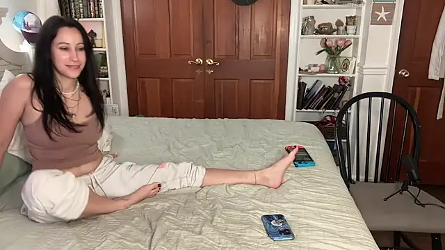 cutelittlemama0418 online show from September 24, 4:50 pm