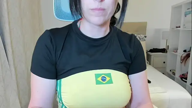 emmita69  online show from April 16, 4:13 am