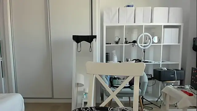 emmita69  online show from September 27, 7:59 am