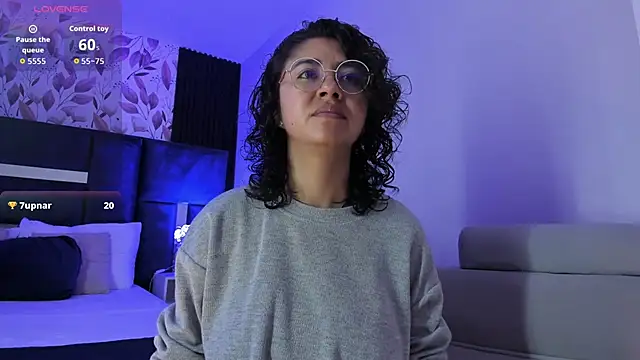 Snapshot of Amareto_ chatting on October 6, 12:33 pm Amareto online show from October 6, 12:33 pm