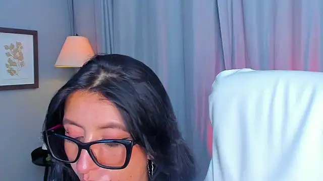 kira moon   online show from March 2, 8:48 pm