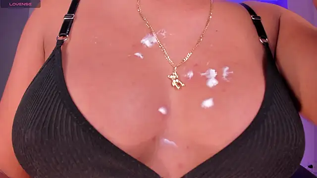 Snapshot of JessicaWilliams1 chatting on October 28, 9:48 am JessicaWilliams1 online show from October 28, 9:48 am