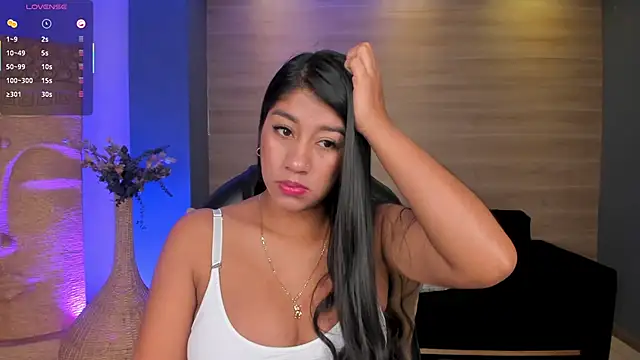 Snapshot of JessicaWilliams1 chatting on November 1, 10:19 am JessicaWilliams1 online show from November 1, 10:19 am