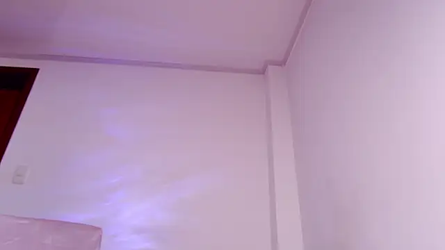 caarlywhitee online show from October 8, 1:21 am