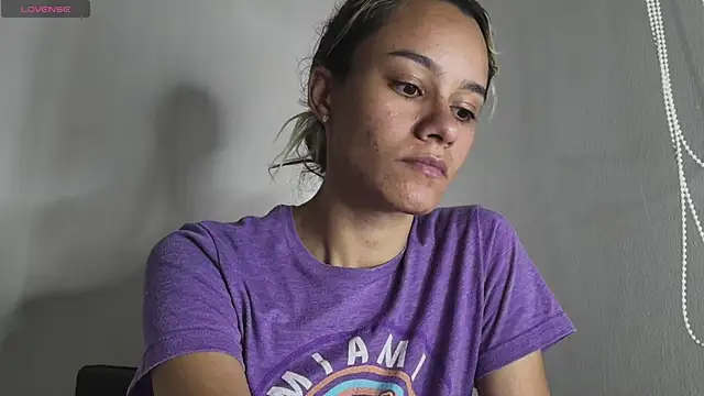 Snapshot of SamanthaWatson chatting on October 2, 1:43 am SamanthaWatson online show from October 2, 1:43 am