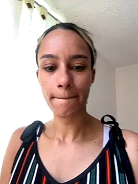 Snapshot of SamanthaWatson chatting on October 6, 4:01 pm SamanthaWatson online show from October 6, 4:01 pm