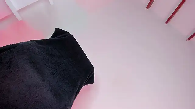 Snapshot of Sweet__giirl chatting on October 16, 2:47 am Sweet giirl online show from October 16, 2:47 am