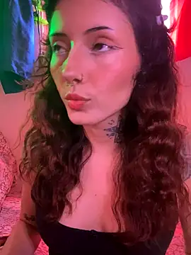 Snapshot of LiliJones_ chatting on October 2, 5:40 pm LiliJones  online show from October 2, 5:40 pm