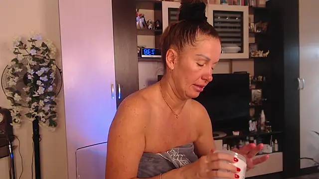 SheilaRyan online show from October 9, 4:38 am