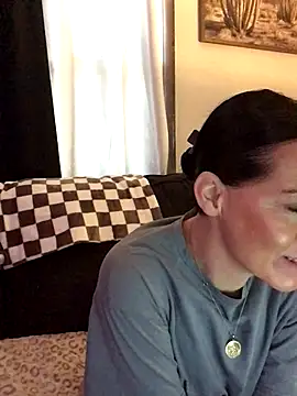 SidneyRaee online show from December 17, 8:02 pm