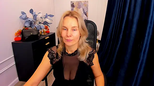 Snapshot of Sinty_Devis chatting on October 14, 11:35 am Sinty Devis online show from October 14, 11:35 am