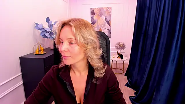 Snapshot of Sinty_Devis chatting on October 12, 11:56 am Sinty Devis online show from October 12, 11:56 am