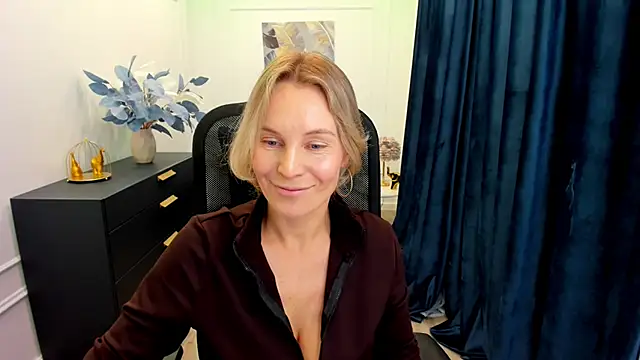 Snapshot of Sinty_Devis chatting on October 7, 11:36 am Sinty Devis online show from October 7, 11:36 am