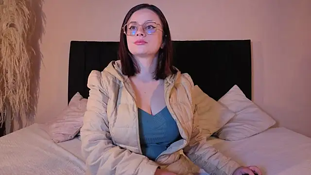 kassandra james online show from November 26, 11:55 am