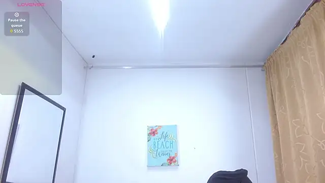 Snapshot of Sara_Marks chatting on September 25, 11:09 am Sara Marks online show from September 25, 11:09 am