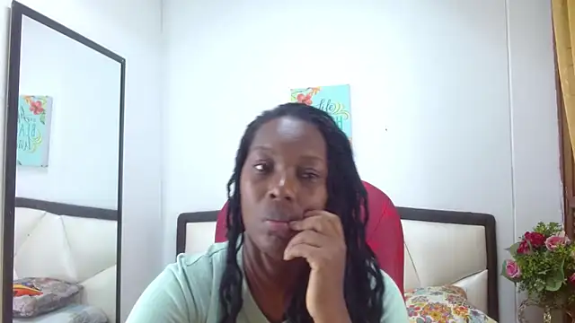 Snapshot of Sara_Marks chatting on October 6, 11:27 am Sara Marks online show from October 6, 11:27 am