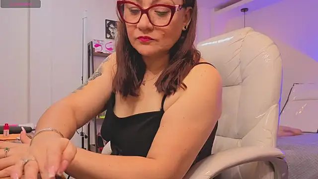 Snapshot of lady_nylon_ chatting on September 30, 12:55 pm lady nylon  online show from September 30, 12:55 pm