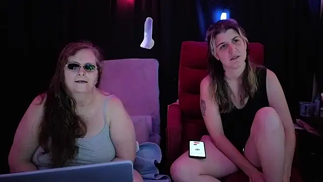 Snapshot of Sexy_Mama-69 chatting on October 6, 5:07 pm Sexy Mama-69 online show from October 6, 5:07 pm