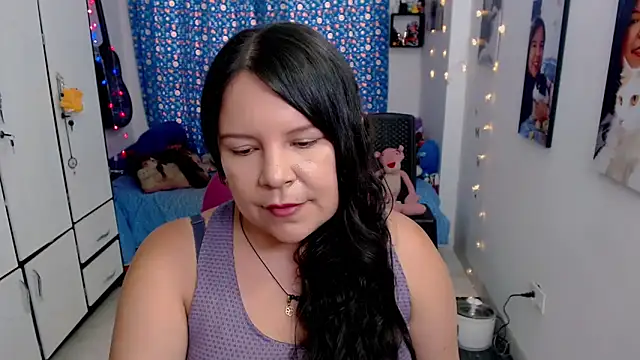 Snapshot of claryssa_ chatting on October 3, 8:36 pm claryssa online show from October 3, 8:36 pm