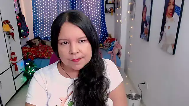 claryssa  online show from December 16, 8:15 pm