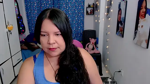 Snapshot of claryssa_ chatting on October 22, 8:14 pm claryssa online show from October 22, 8:14 pm