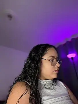 CurlyGirl 1 online show from April 11, 10:57 pm