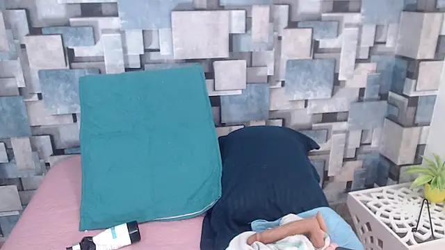 angel dthroatt online show from November 29, 12:42 pm